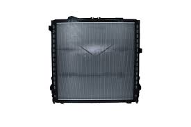Радиатор охлаждения двигателя 1940146 / 2049369